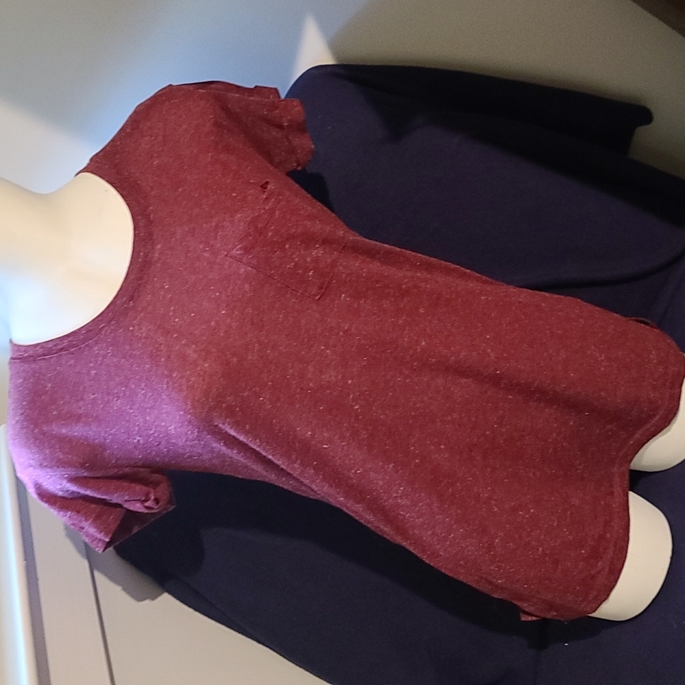 Awake burgundy heathered rolled sleeve tshirt.